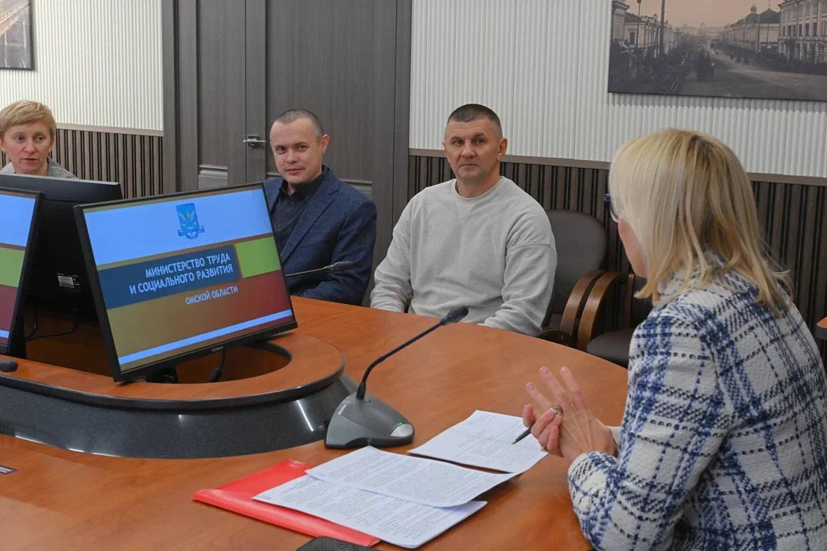 В Минтруде стартовал первый день стажировки финалистов регионального кадрового проекта «ПРОдвижение ГЕРОЕВ» В Минтруде стартовал первый день стажировки финалистов регионального кадрового проекта «ПРОдвижение ГЕРОЕВ»