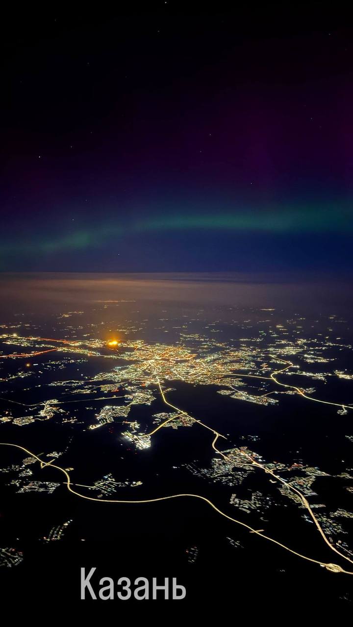 Пилот показал как проходит посадка в Омском аэропорту в туманное утро Пилот показал как проходит посадка в Омском аэропорту в туманное утро