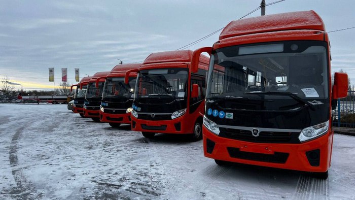 Для Омска закупили 55 новых оранжевых автобусов