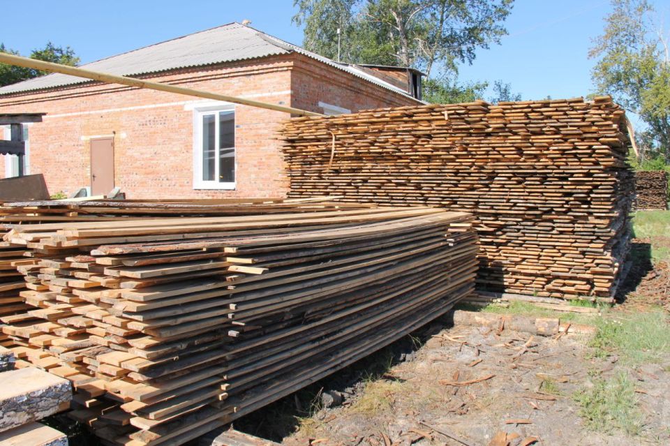 Жители Омской области заготовили 524 кубометра древесины для строительства индивидуального жилого дома