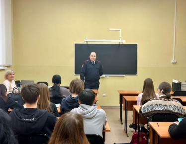 Транспортные полицейские Омска и студенты юридического колледжа обсудили аспекты противодействия наркотизации молодежной среды