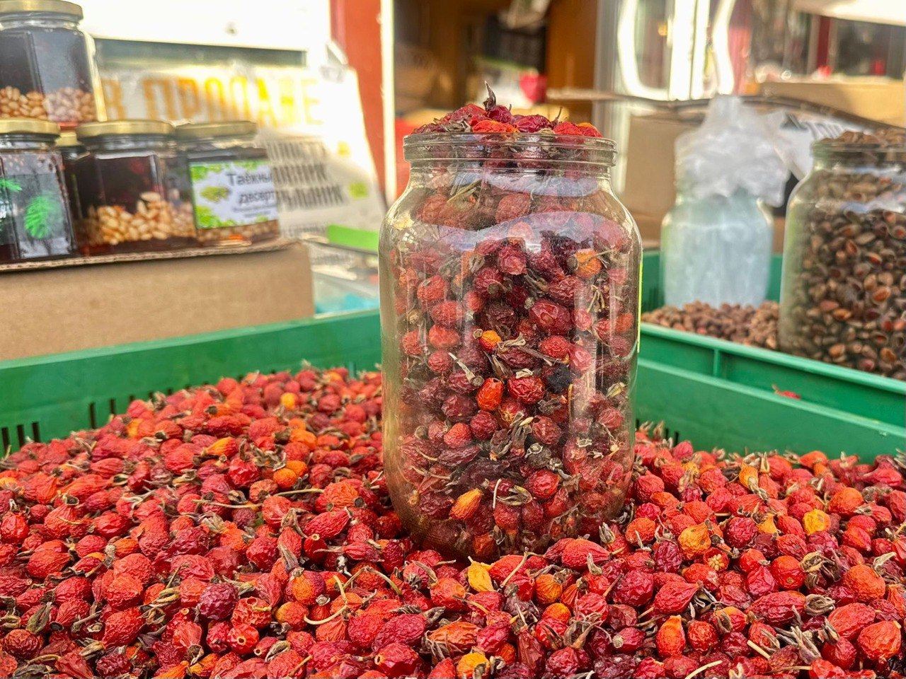 Сергей Шелест: Уважаемые омичи, напоминаю вам, что муниципальные рынки города работают ежедневно и предоставляют своим покупателям самый широкий спектр торговых услуг