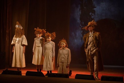 "Мертвые души" ожили в Омском ТЮЗе: премьера-перевертыш!