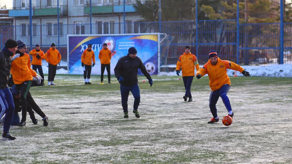 В Омске стартовал 34-й турнир по мини-футболу памяти Александра Веретено