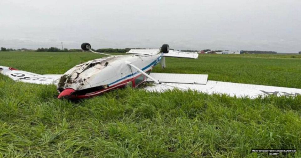 В Омской области причиной экстренной посадки самолета назвали обледенение карбюратора