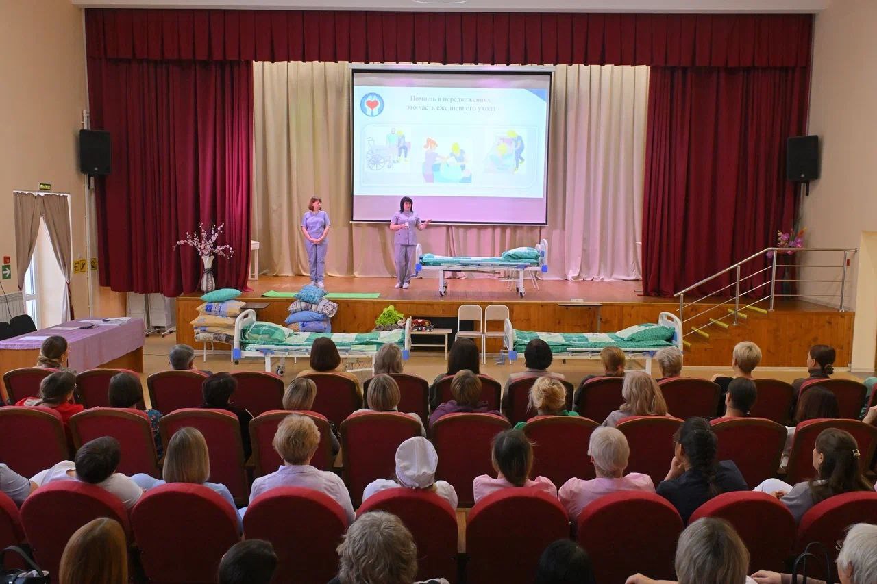 В Омской области продолжается обучение младшего медицинского персонала системе долговременного ухода В Омской области продолжается обучение младшего медицинского персонала системе долговременного ухода