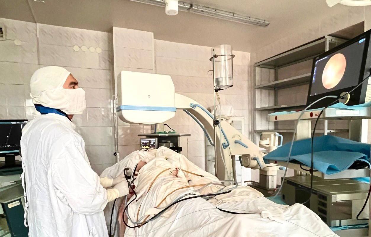 Медики КМХЦ избавили женщину от многолетних болей