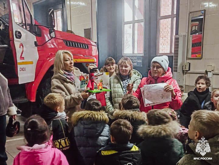 Юные омичи заглянули в «закулисье» пожарной части!