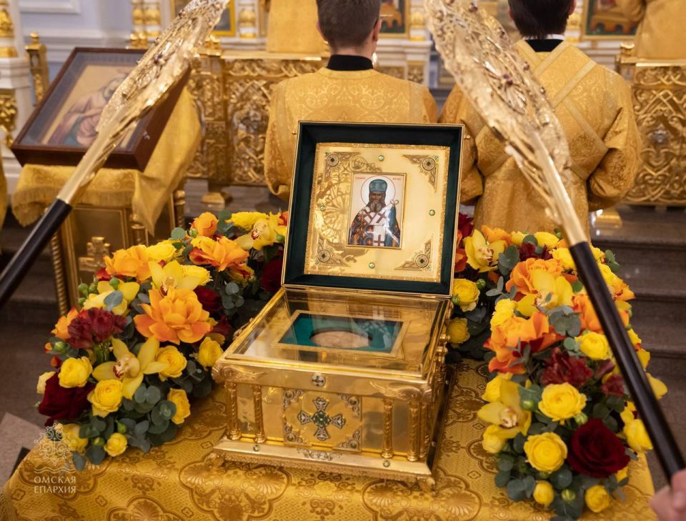 В Омск привезли мощи святителя Иннокентия Московского, просветителя Сибири и Америки