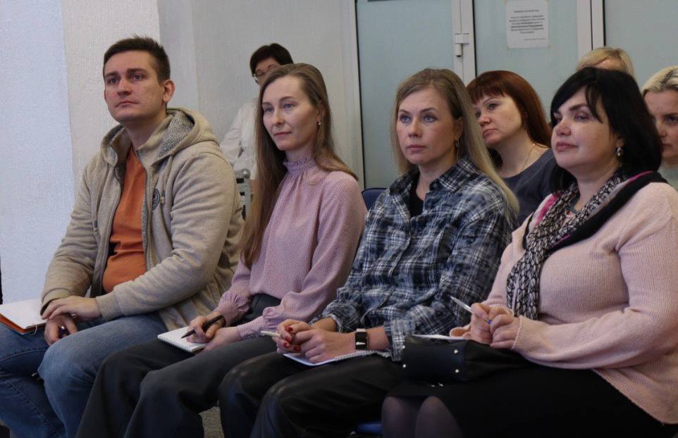 Управленческая команда региона повышает квалификацию по вопросам развития креативных индустрий Управленческая команда региона повышает квалификацию по вопросам развития креативных индустрий