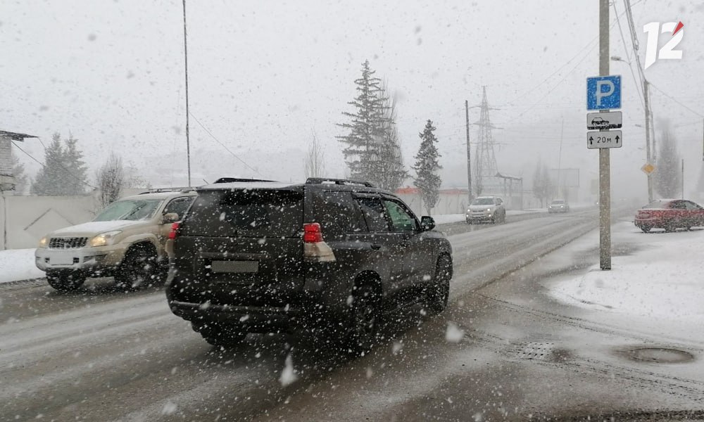 Омичей предупредили о гололёде