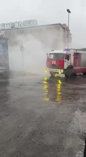 Возле Омского автовокзала загорелся пассажирский автобус