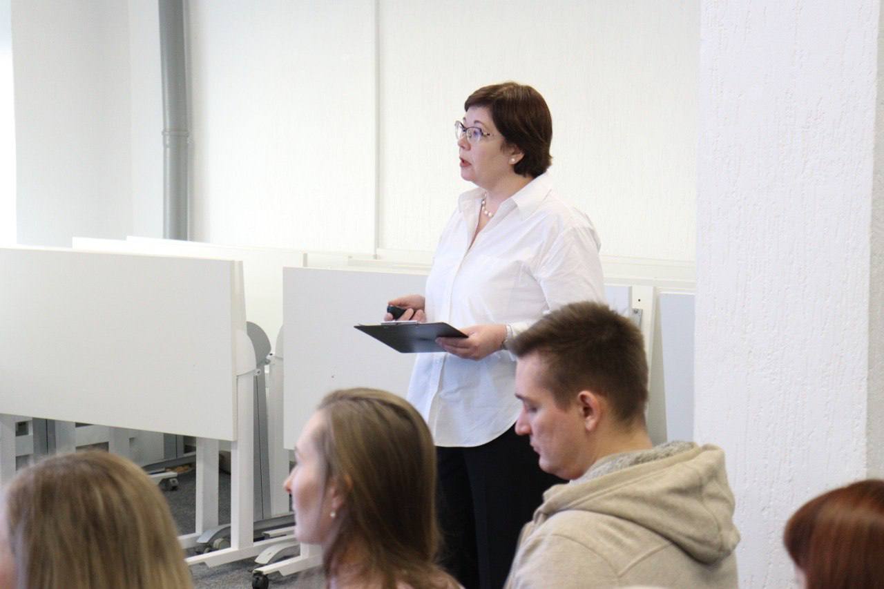 Управленческая команда региона повышает квалификацию по вопросам развития креативных индустрий Управленческая команда региона повышает квалификацию по вопросам развития креативных индустрий