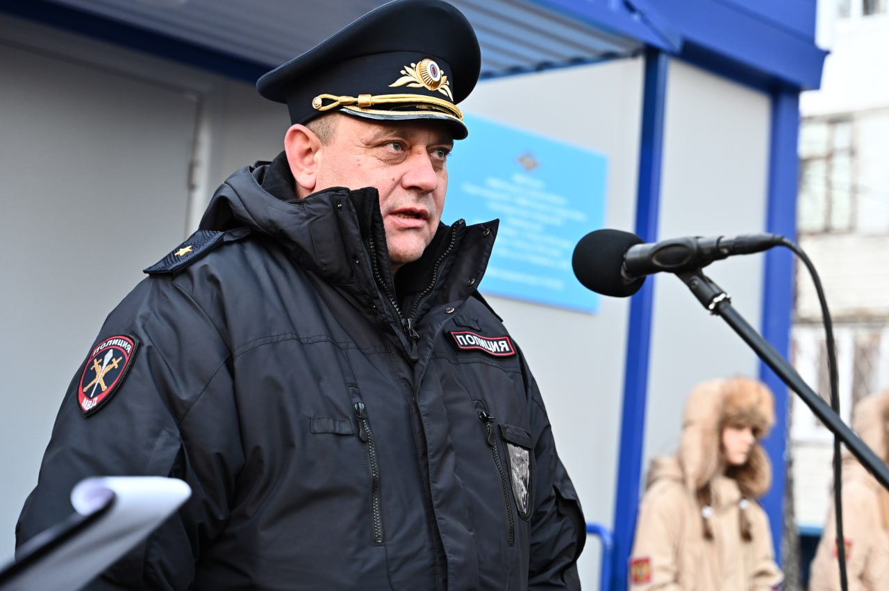 Накануне Дня участкового уполномоченного полиции в Омске ввели в эксплуатацию новый пункт полиции, расположенный на улице Бородина Накануне Дня участкового уполномоченного полиции в Омске ввели в эксплуатацию новый пункт полиции, расположенный на улице Бородина