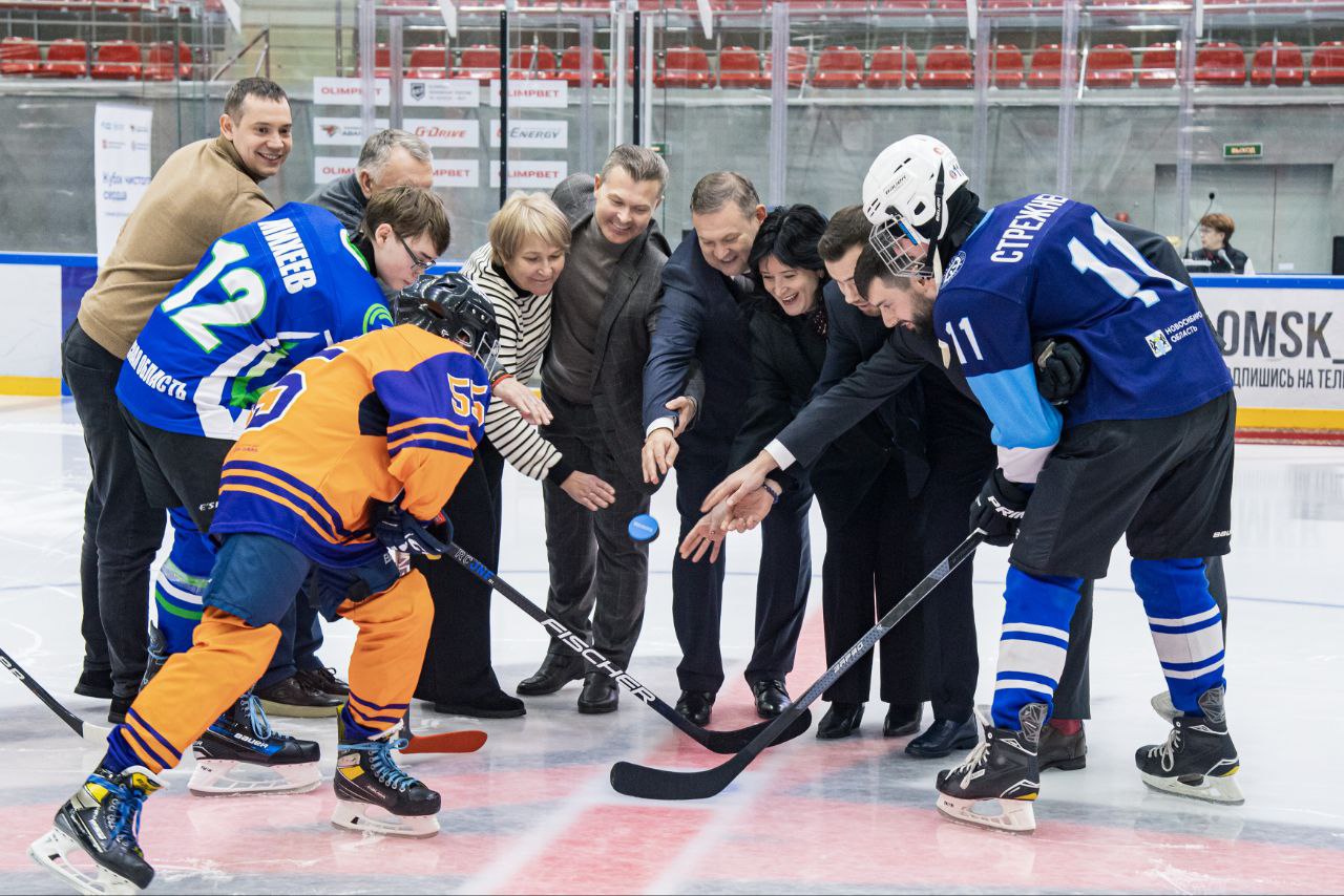 Омский НПЗ поддержал межрегиональный турнир по хоккею для слабовидящих детей