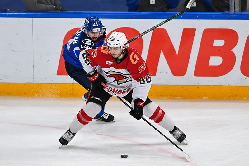 Сегодня «Авангард» встречается на выезде с «Ладой»