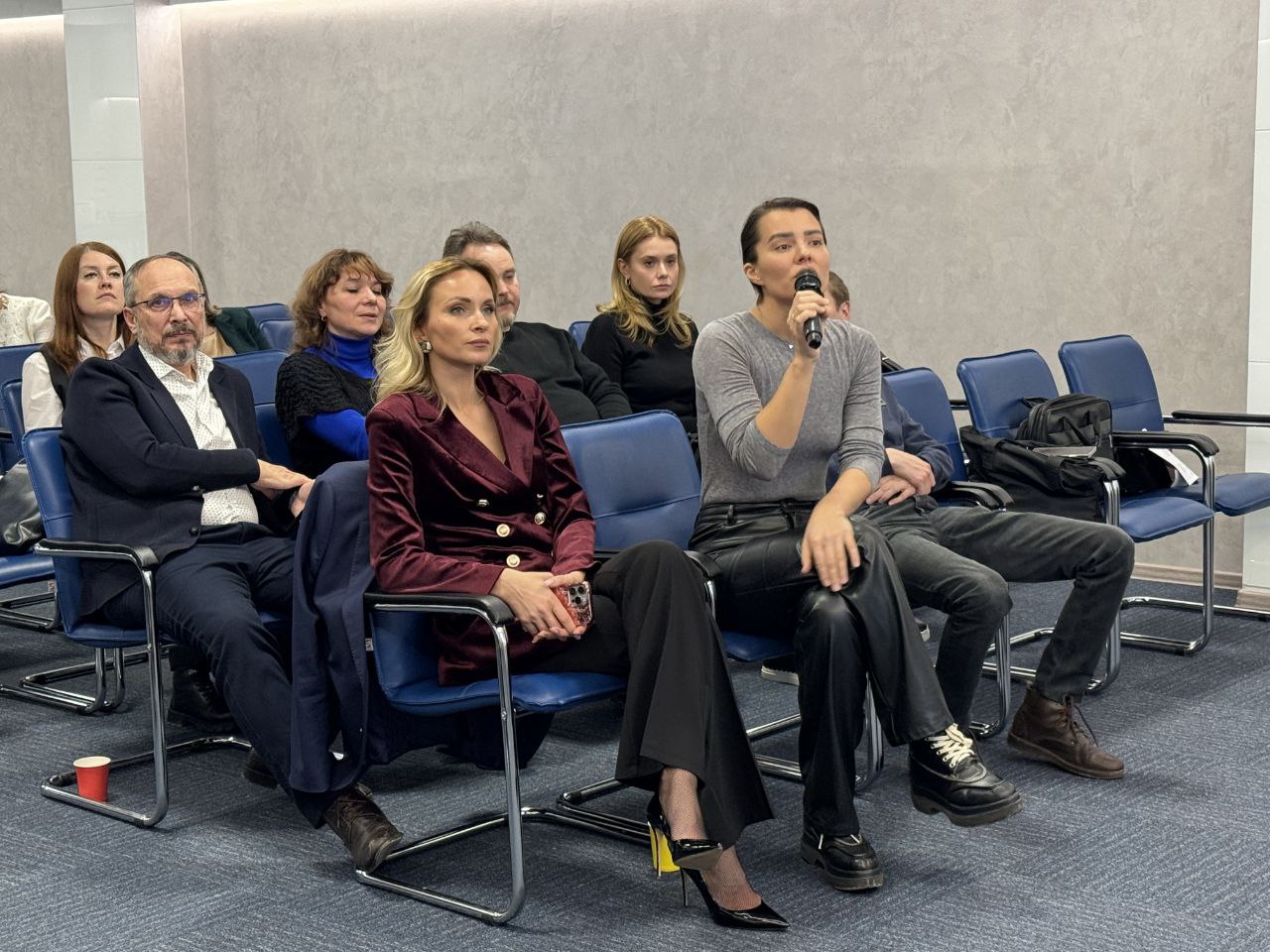 В Омске состоялась вторая стратегическая сессия по развитию креативных индустрий В Омске состоялась вторая стратегическая сессия по развитию креативных индустрий