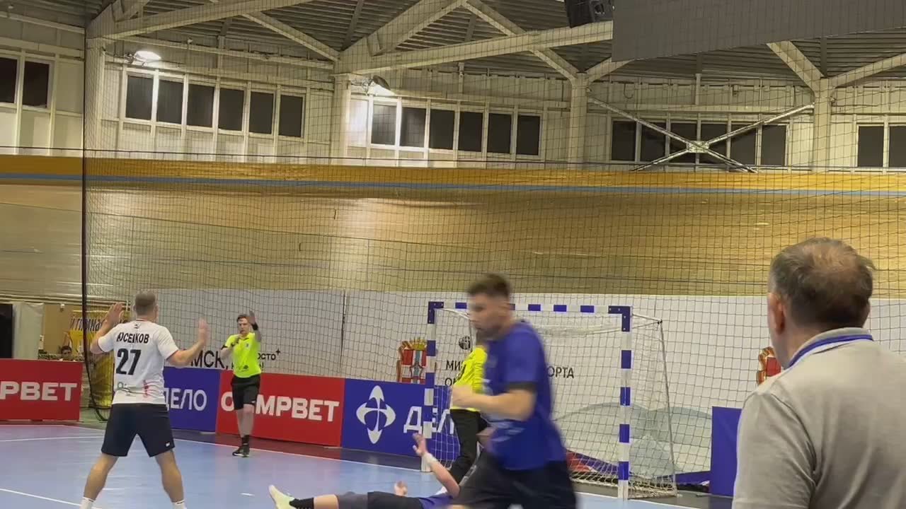 Гандбольный «Скиф» сегодня на домашней площадке провел матч против волгоградского «Каустика»