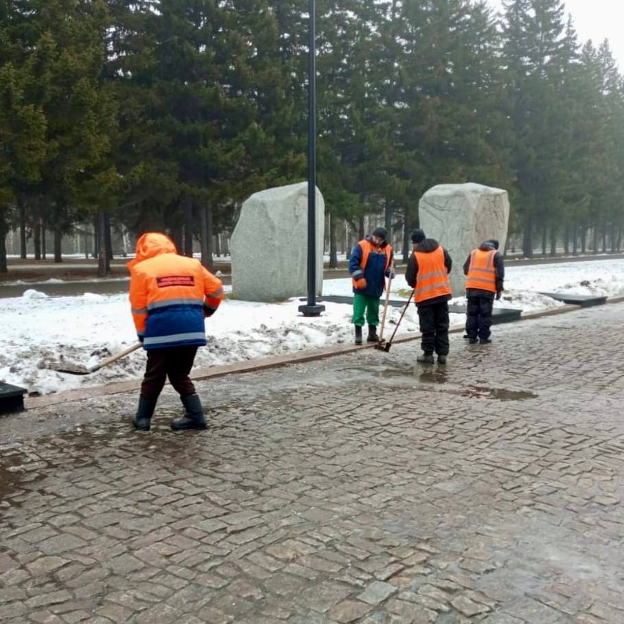 Управление дорожного хозяйства и благоустройства проводит работы по очистке городских территорий Управление дорожного хозяйства и благоустройства проводит работы по очистке городских территорий