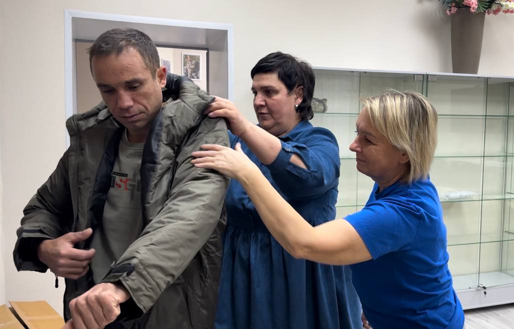 В Омск поставили первые комплекты адаптивной одежды для ветеранов СВО В Омск поставили первые комплекты адаптивной одежды для ветеранов СВО