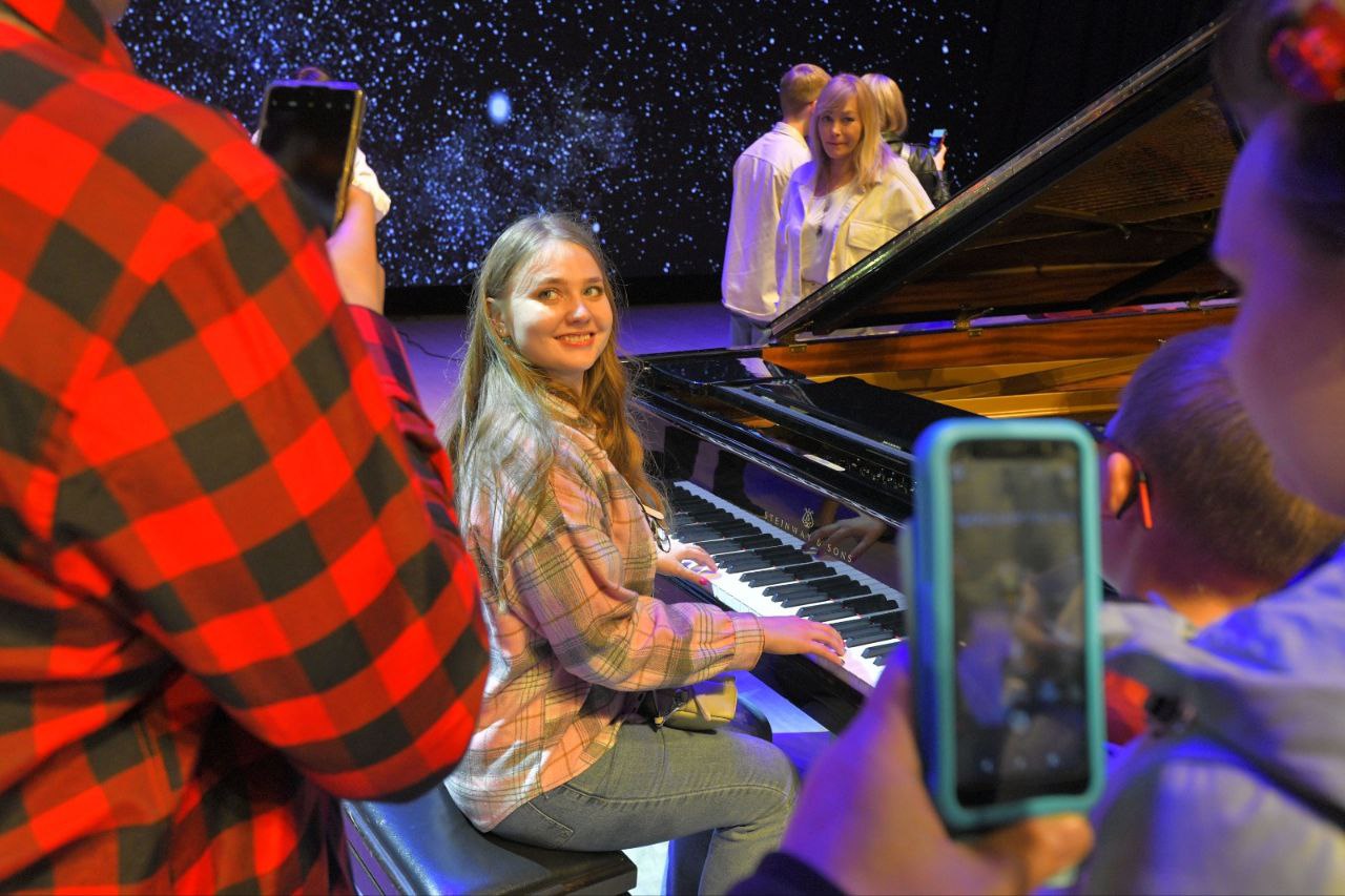 Омская филармония присоединяется к декаде Пушкинской карты: 20 и 21 ноября запланированы выезды с презентациями в ссузы Омска, чтобы познакомить студентов с уникальными возможностями Пушкинской карты Омская филармония присоединяется к декаде Пушкинской карты: 20 и 21 ноября запланированы выезды с презентациями в ссузы Омска, чтобы познакомить студентов с уникальными возможностями Пушкинской карты