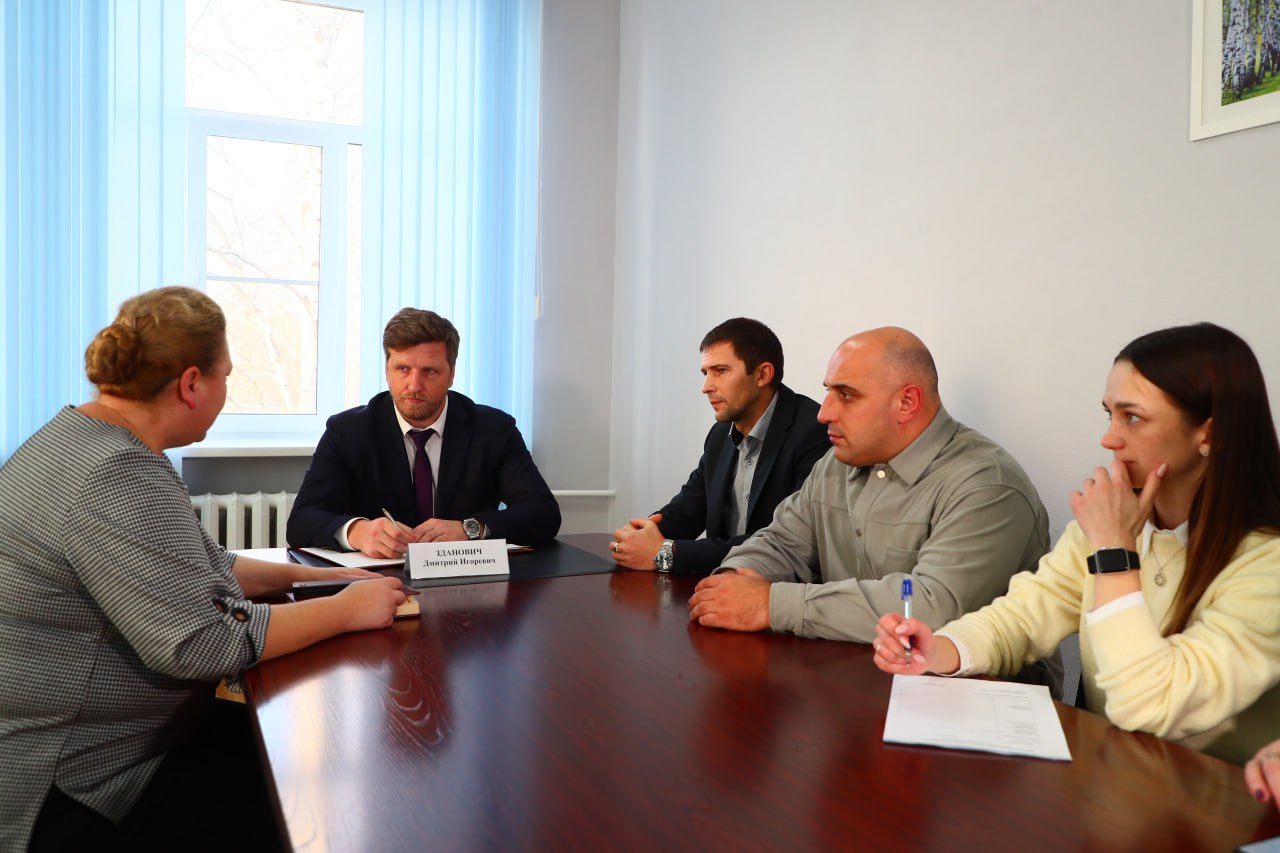 Вместе с финалистом региональной программы «ПРОдвижение ГЕРОЕВ» Арсланом Ильясовичем Абдуллаевым провели прием граждан в Полтавском районе Вместе с финалистом региональной программы «ПРОдвижение ГЕРОЕВ» Арсланом Ильясовичем Абдуллаевым провели прием граждан в Полтавском районе