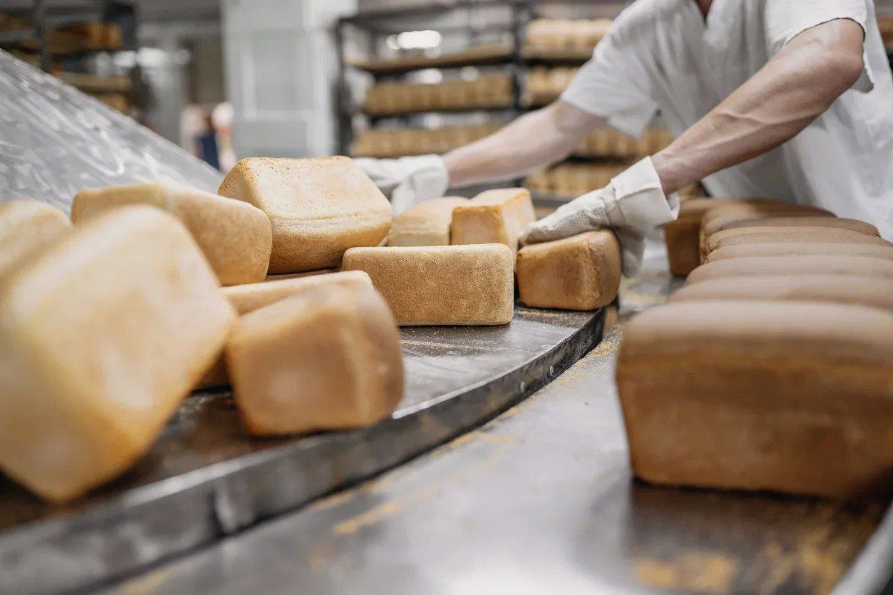 Больше свежих батонов, меньше времени на производство: Омский «Хлебодар» подвел итоги участия в проекте «Производительность труда» Больше свежих батонов, меньше времени на производство: Омский «Хлебодар» подвел итоги участия в проекте «Производительность труда»