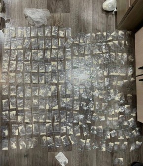 Хотела «быстрый доход», но получила уголовное дело: в Омске задержали наркокурьера