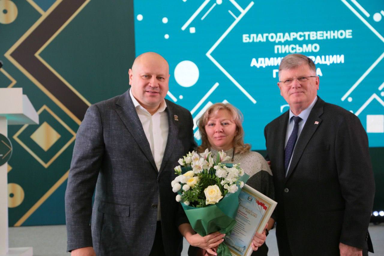 Сергей Шелест: Вместе с председателем Омского городского Совета Владимиром Валентиновичем Корбутом поздравил с очередным днем рождения группу компаний «Титан»