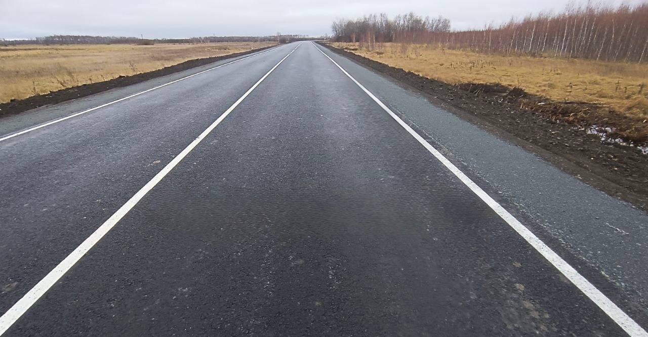 В Тюкалинском районе отремонтировали еще один участок дороги