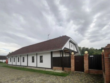 Под Омском за 72 миллиона рублей выставили на продажу коттеджный комплекс