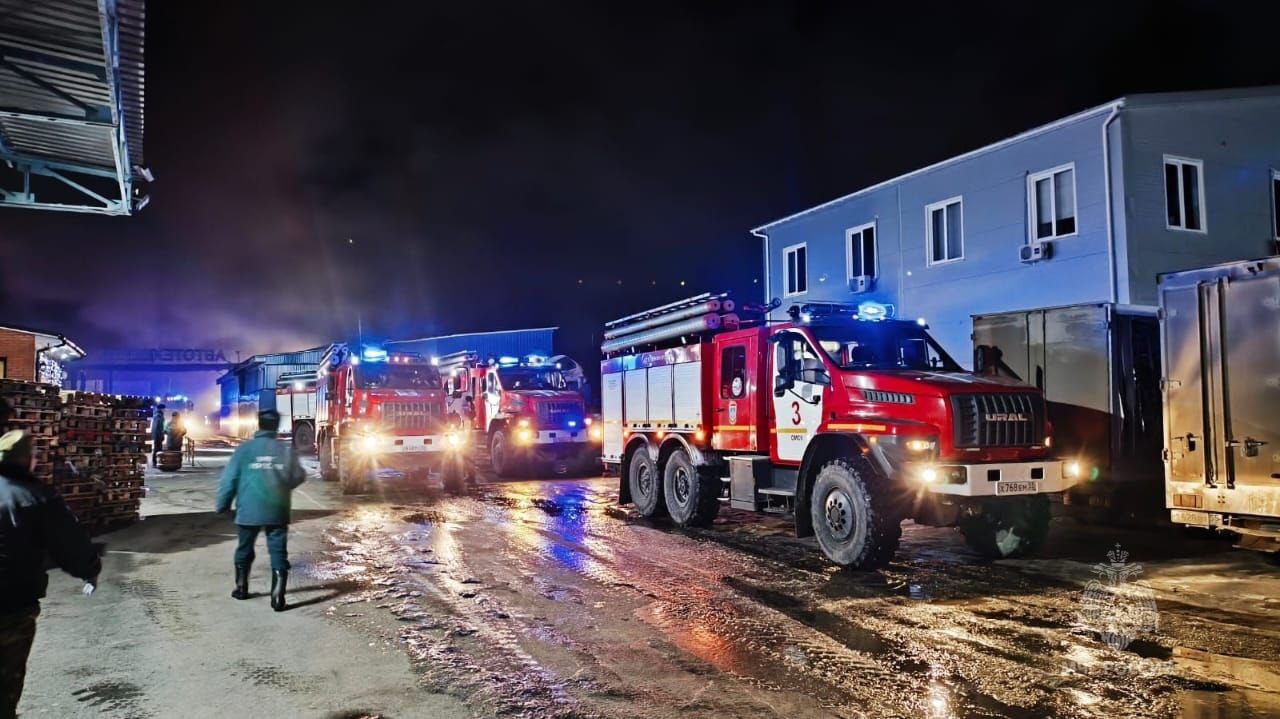 #пожарызасутки. 21 ноября в 23:58 В Центральном округе Омска горело складское помещение. Общая площадь возгорания составила 1001 квадрат #пожарызасутки. 21 ноября в 23:58 В Центральном округе Омска горело складское помещение. Общая площадь возгорания составила 1001 квадрат