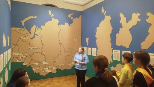 Резиденты «Сириуса 55» в музее «Эрмитаж–Сибирь» познакомились с двумя яркими выставками