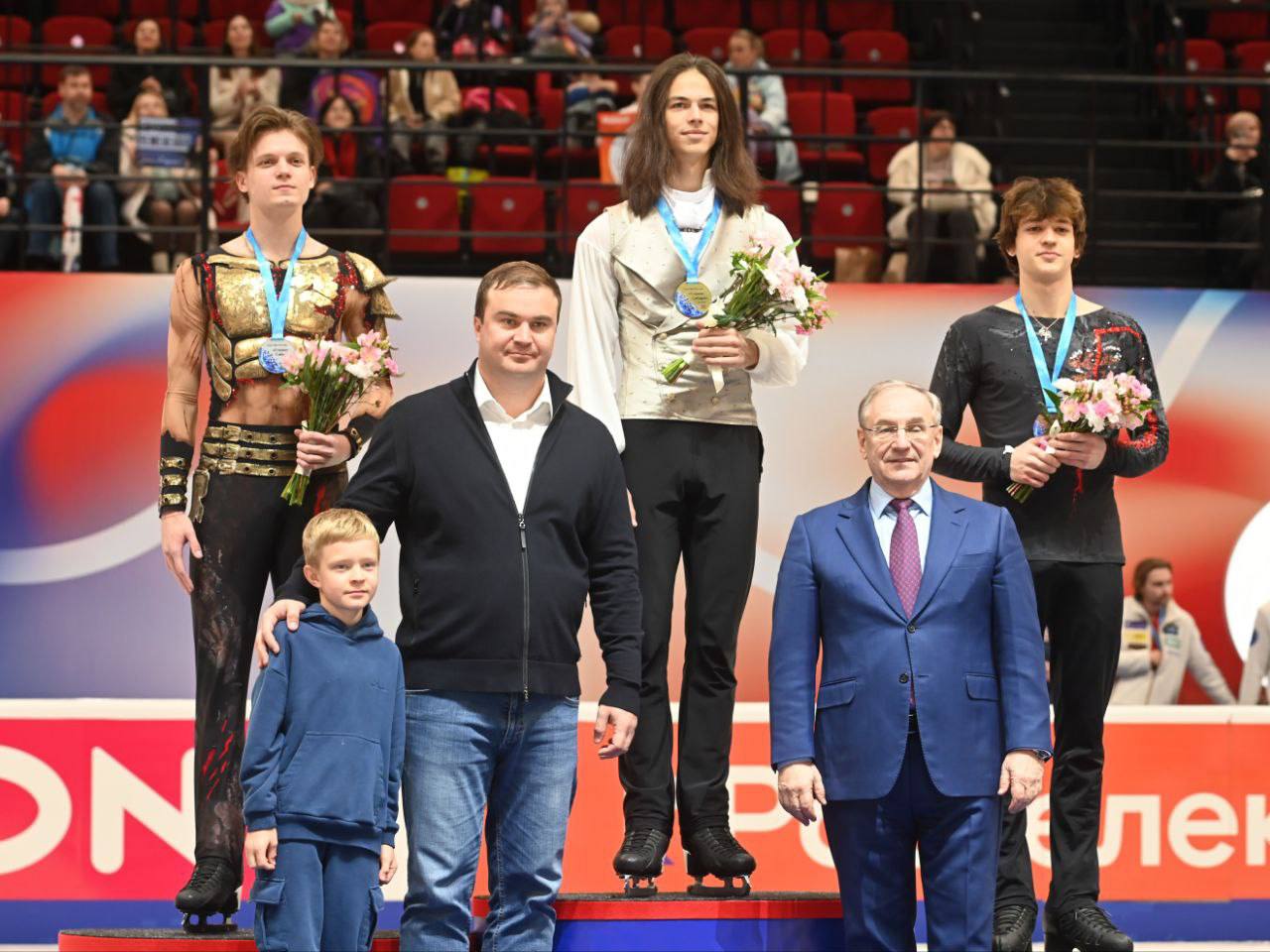 В Омске феерично завершился этап Гран-при по фигурному катанию В Омске феерично завершился этап Гран-при по фигурному катанию