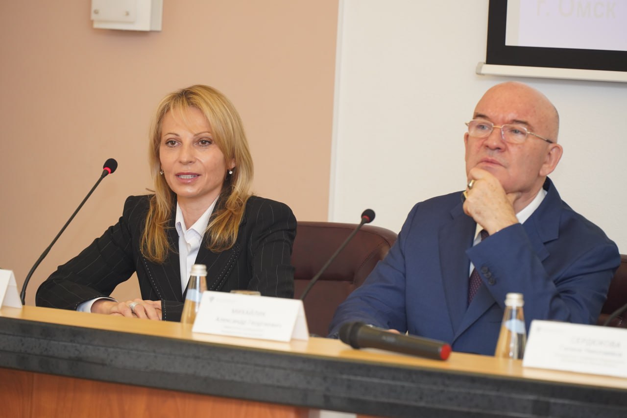 Заместитель руководителя Федерального казначейства Александр Михайлик в ходе рабочего визита в Омскую область провёл встречу с коллективом Управления Федерального казначейства по Омской области Заместитель руководителя Федерального казначейства Александр Михайлик в ходе рабочего визита в Омскую область провёл встречу с коллективом Управления Федерального казначейства по Омской области