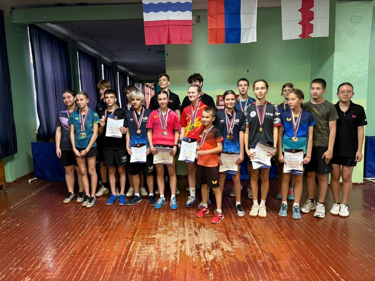 В Омске разыграли медали первенства региона по настольному теннису В Омске разыграли медали первенства региона по настольному теннису