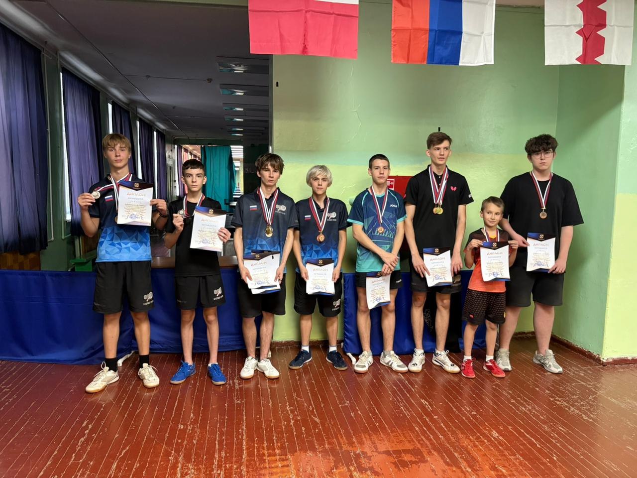 В Омске разыграли медали первенства региона по настольному теннису В Омске разыграли медали первенства региона по настольному теннису