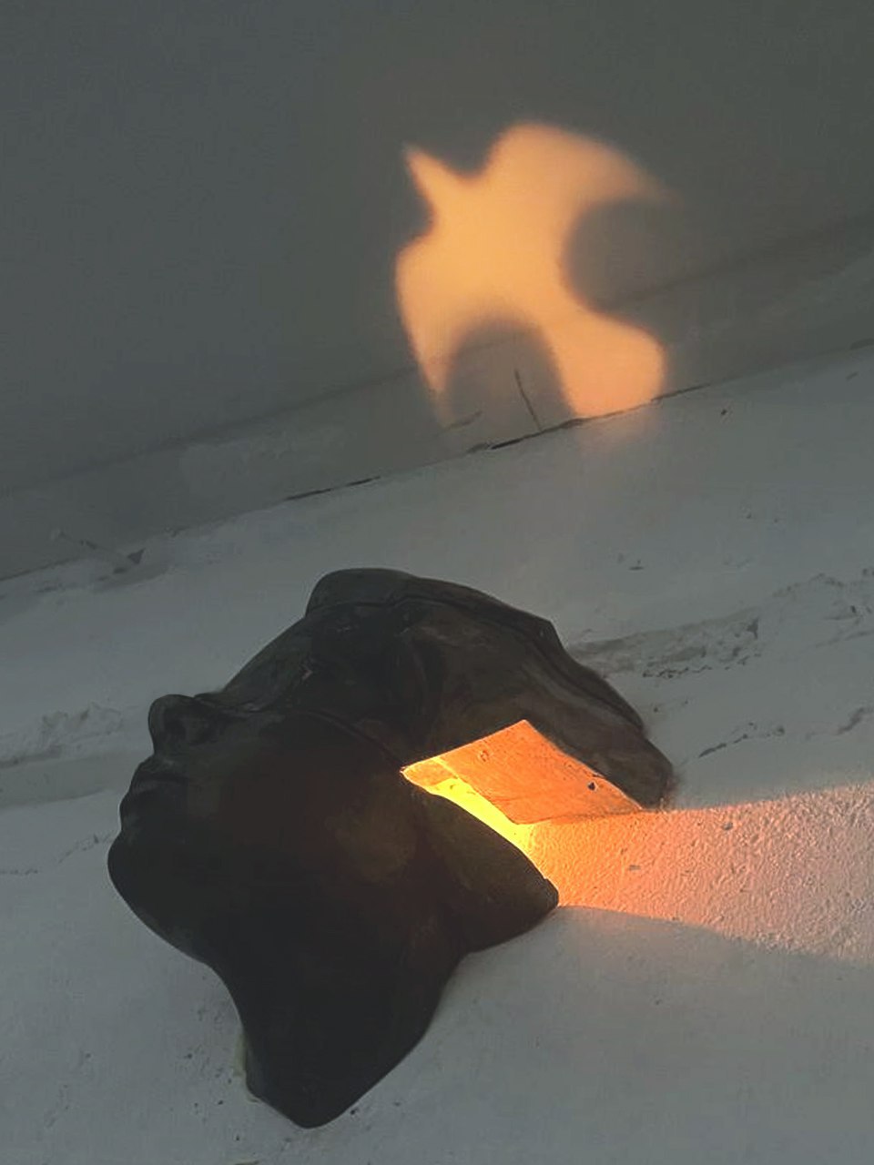 В Омске в подземном переходе у кинотеатра «Маяковский» появился новый арт-объект от таинственного художника В Омске в подземном переходе у кинотеатра «Маяковский» появился новый арт-объект от таинственного художника