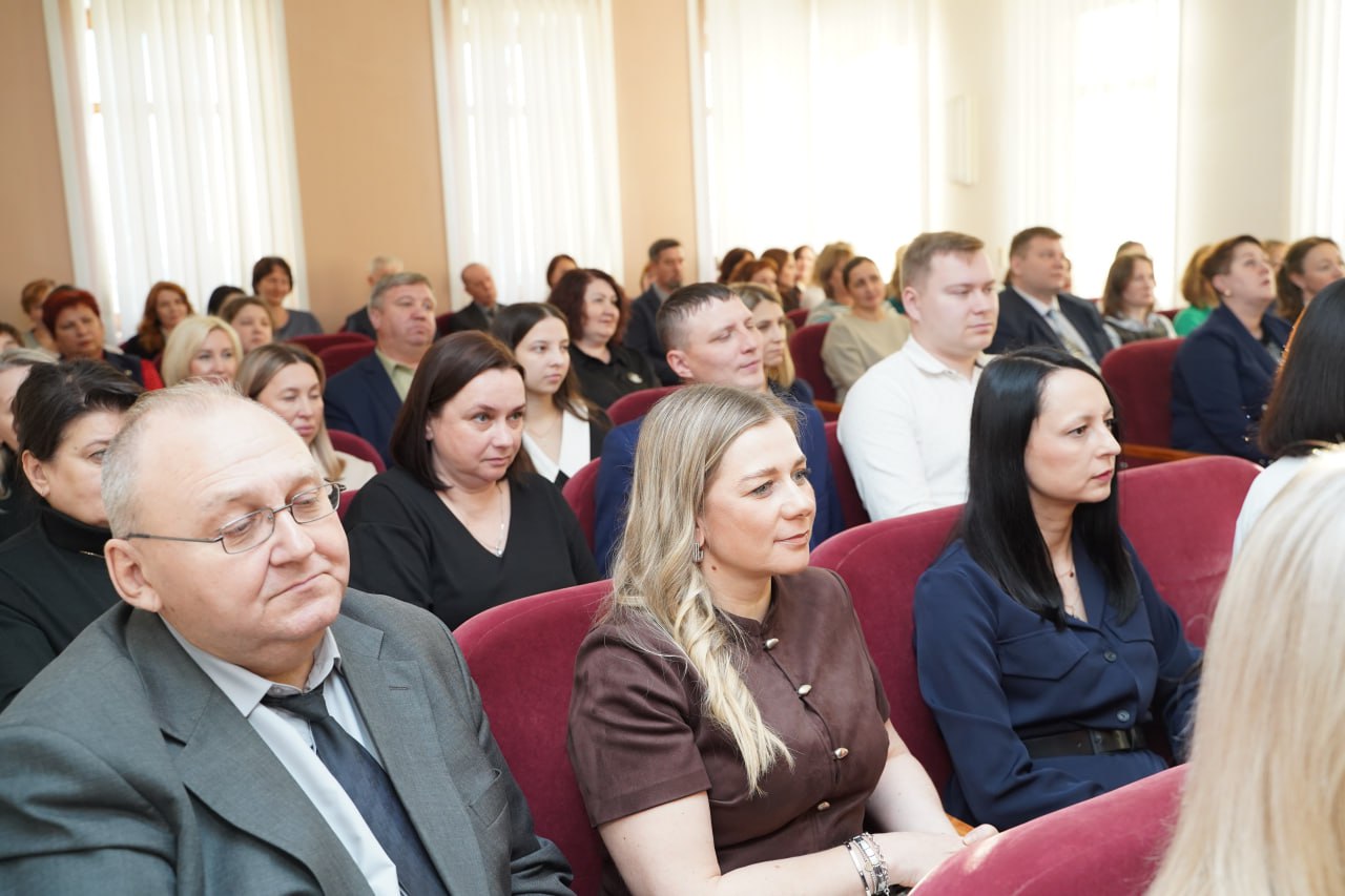 Заместитель руководителя Федерального казначейства Александр Михайлик в ходе рабочего визита в Омскую область провёл встречу с коллективом Управления Федерального казначейства по Омской области Заместитель руководителя Федерального казначейства Александр Михайлик в ходе рабочего визита в Омскую область провёл встречу с коллективом Управления Федерального казначейства по Омской области