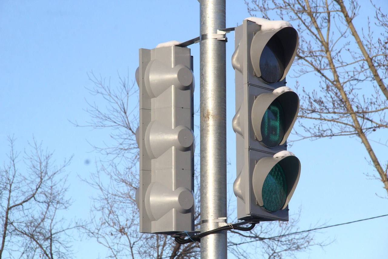 Сергей Шелест: Завершили реконструкцию светофорного объекта вблизи остановки «Столовая» по Космическому проспекту