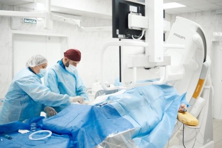 Почти 1,5 тыс. высокотехнологичных вмешательств на сердце и сосудах выполнено в отделении рентгенохирургических методов диагностики и лечения МСЧ № 4 с начала 2025 года