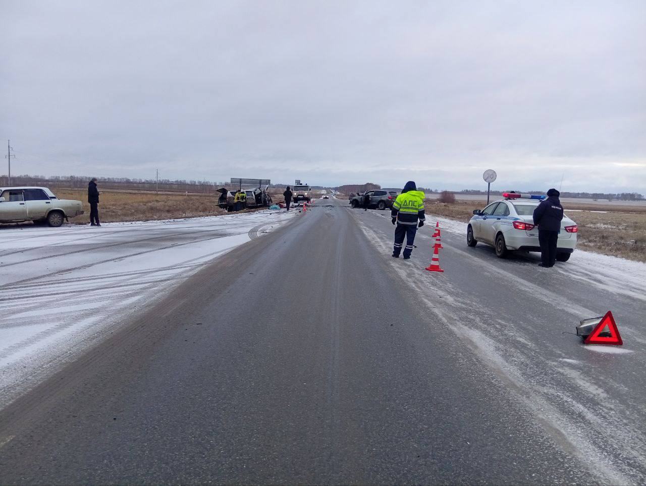 Сегодня в 08:40 часов в дежурную часть ОМВД России по Кормиловскому району поступило сообщение о дорожно-транспортном происшествии с летальным исходом