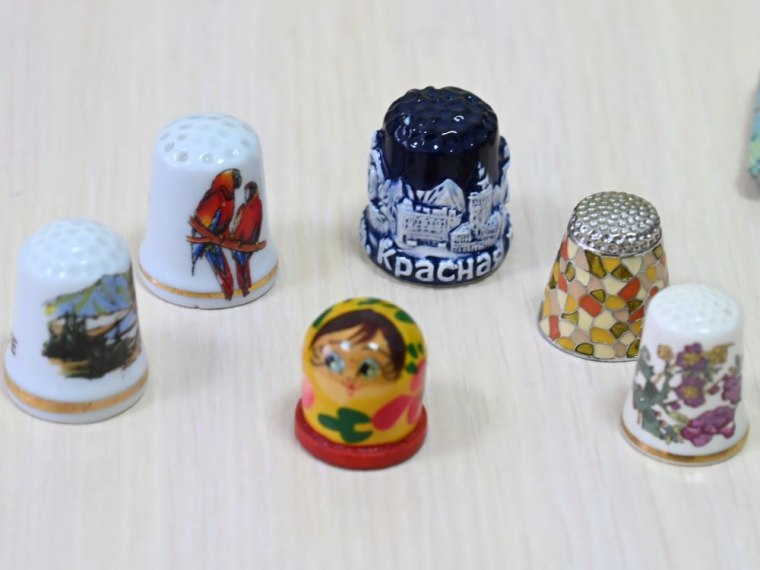 Омичка собрала коллекцию из 700 наперстков Омичка собрала коллекцию из 700 наперстков