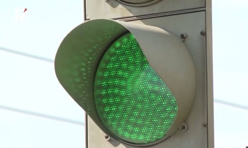 На Космическом проспекте обновили светофор