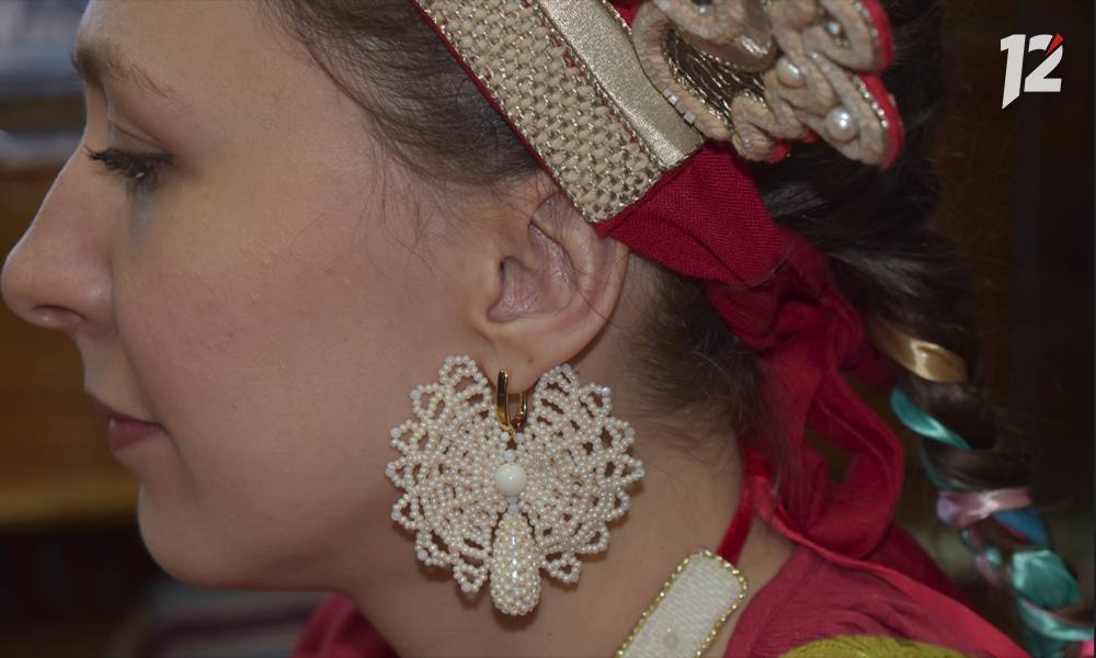 Золотное шитьё и сажение по бели — этими сложными старинными техниками овладела омичка Ирина Казакова Золотное шитьё и сажение по бели — этими сложными старинными техниками овладела омичка Ирина Казакова