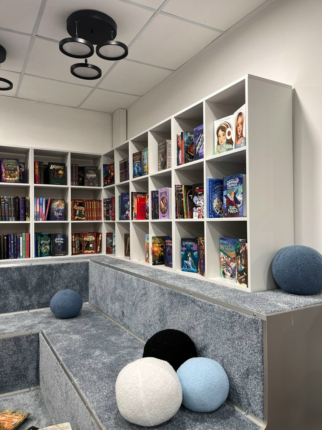 Смотрите, как преображается библиотека "Книжная Галактика"!