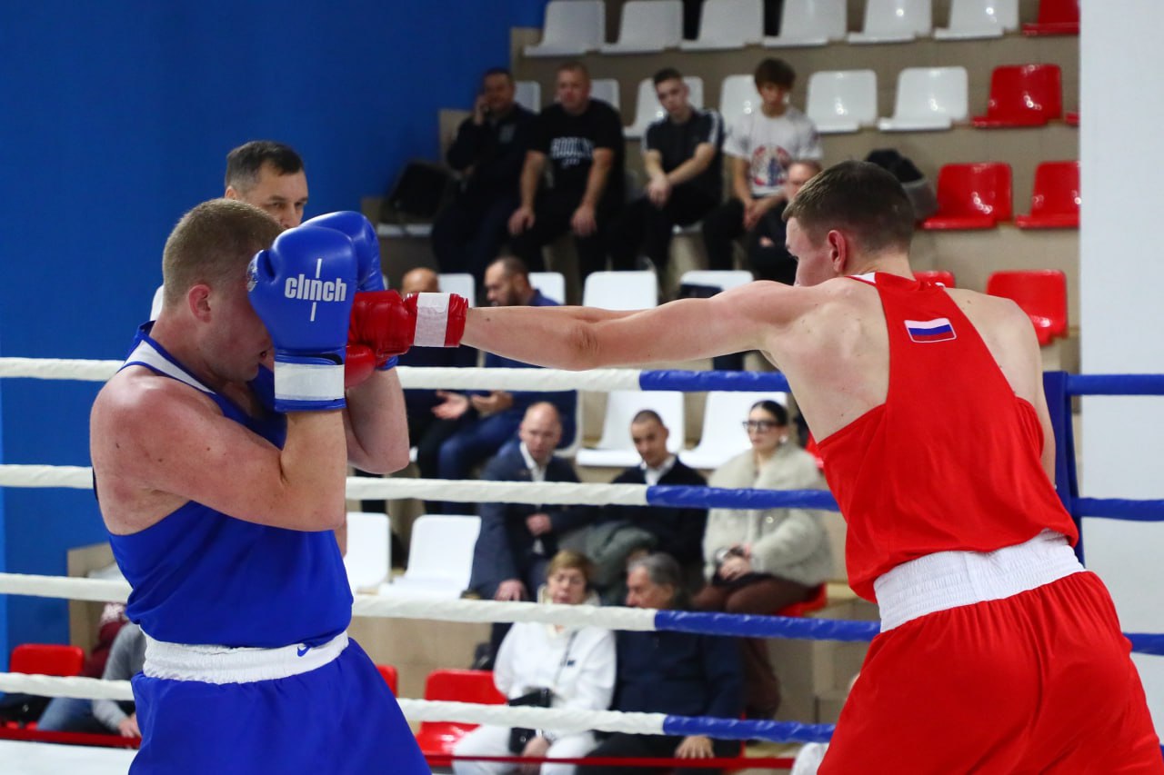 Сегодня в Омске завершился традиционный турнир по боксу памяти заслуженного мастера спорта Александра Анатольевича Островского Сегодня в Омске завершился традиционный турнир по боксу памяти заслуженного мастера спорта Александра Анатольевича Островского
