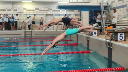 Омские пловцы разыграли медали первенства региона