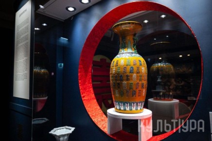 С первым днём зимы!. Холодное время года - пора сходить на выставку! Тем более, что в Центре "Эрмитаж-Сибирь" (ул