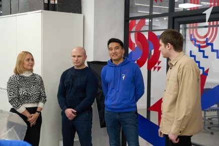 Участники проекта «ПРОдвижение ГЕРОЕВ» посетили Дом Первых